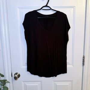 Denver Hayes Black V-Neck Short Sleeve Top
